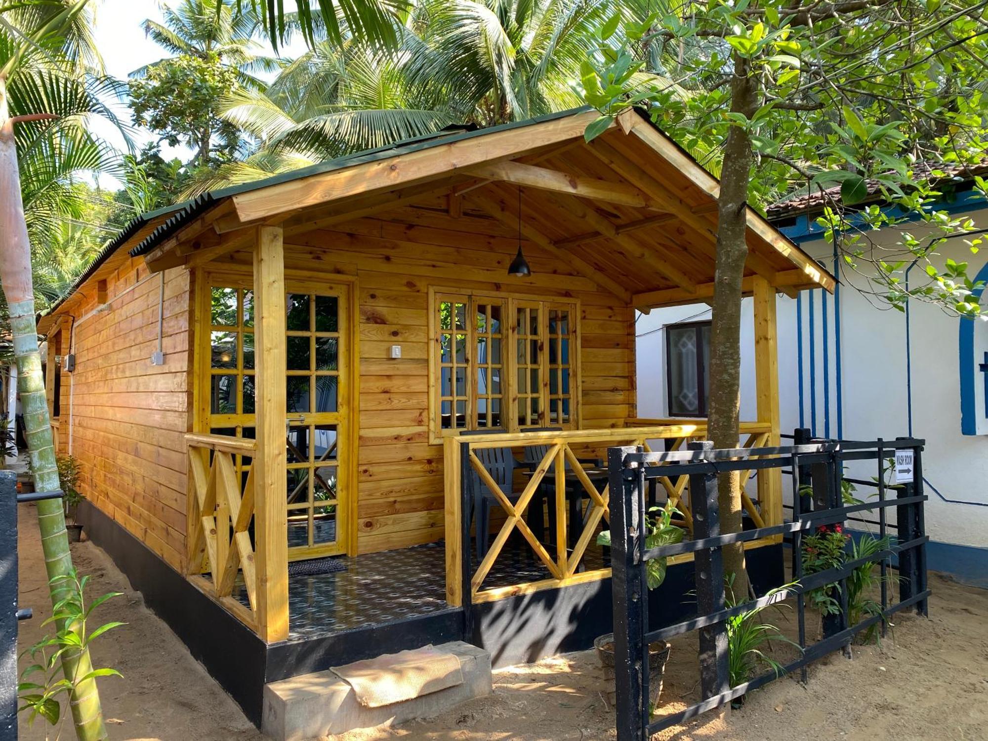 Chill Out Jasmine Restaurant Bar Rooms ปาโลเลม ภายนอก รูปภาพ