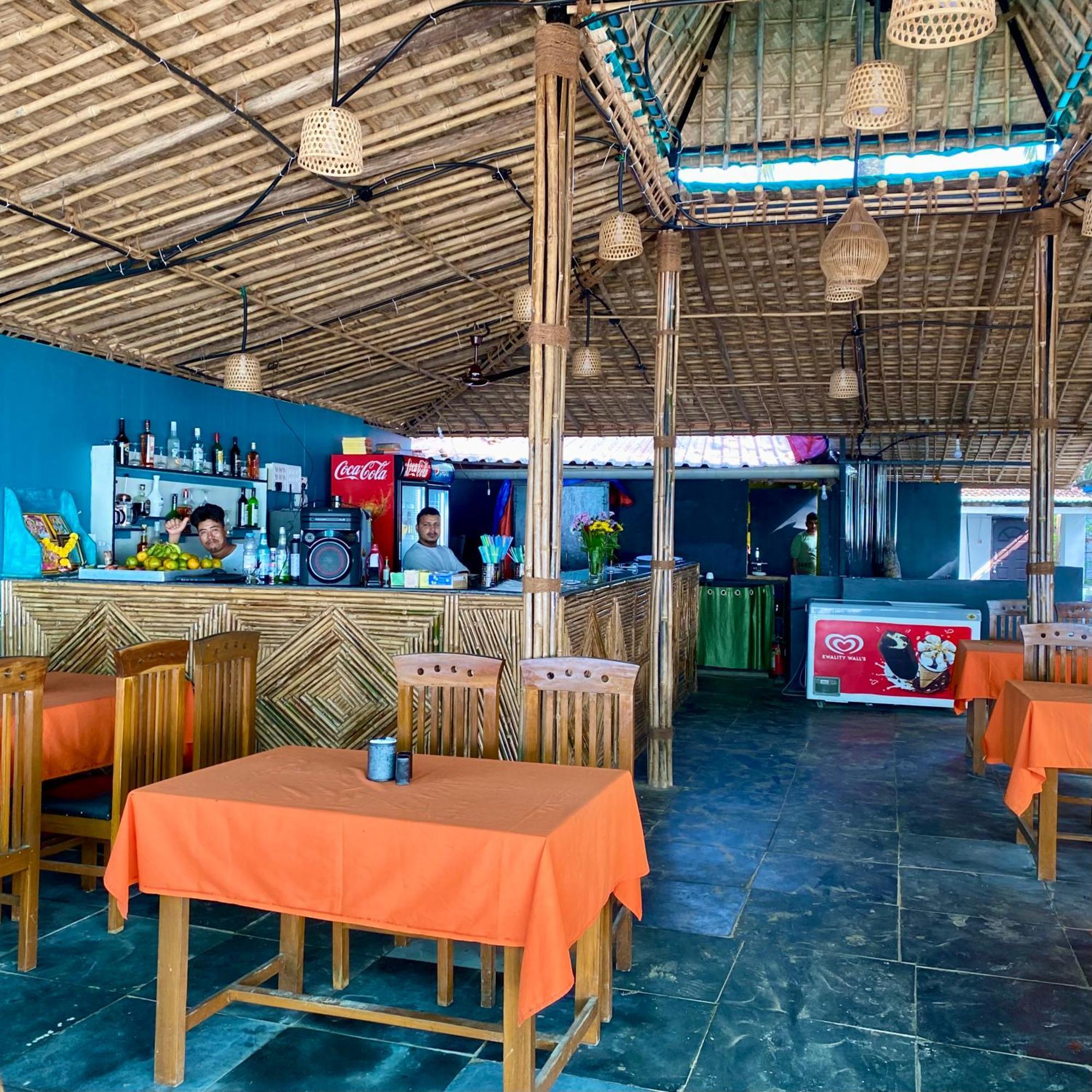 Chill Out Jasmine Restaurant Bar Rooms ปาโลเลม ภายนอก รูปภาพ